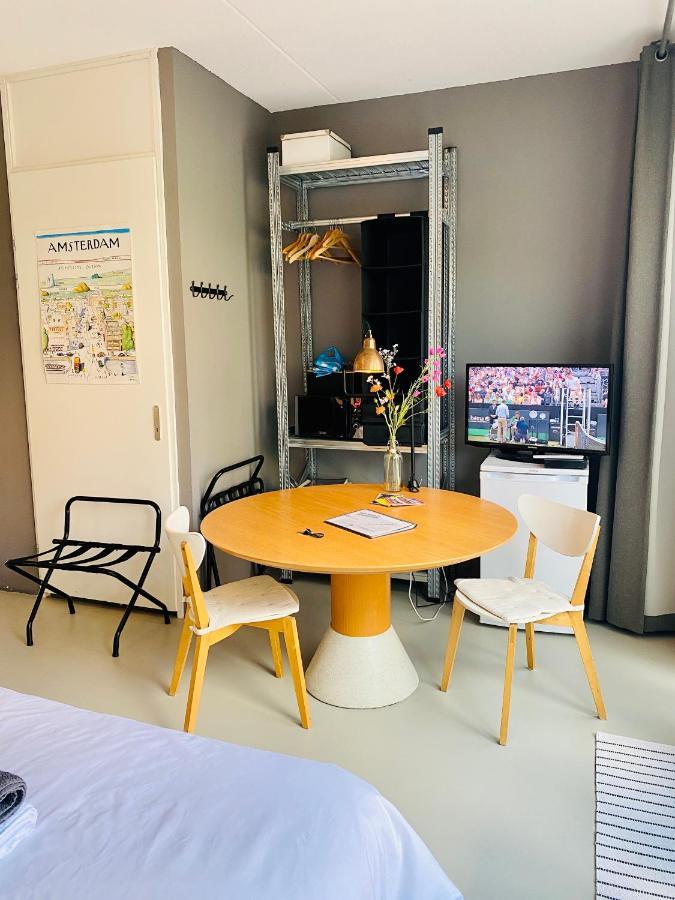 Private Studio With Free Car Parking Амстердам Екстер'єр фото